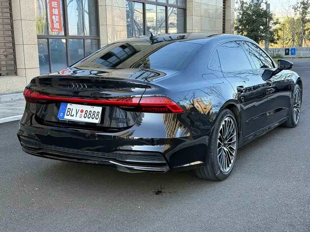 Audi A7L — фото 7