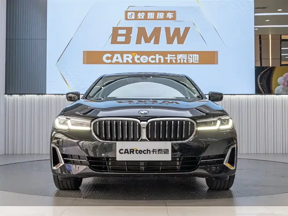 BMW 5 Series — фото 1