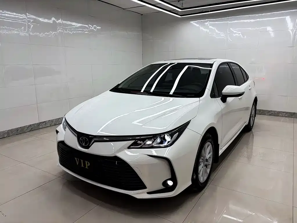 Toyota Corolla — фото 1
