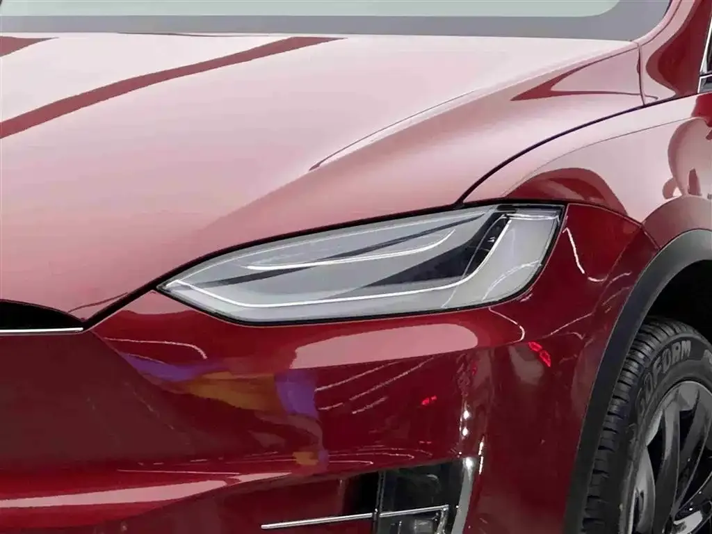 Tesla Model X — фото 4