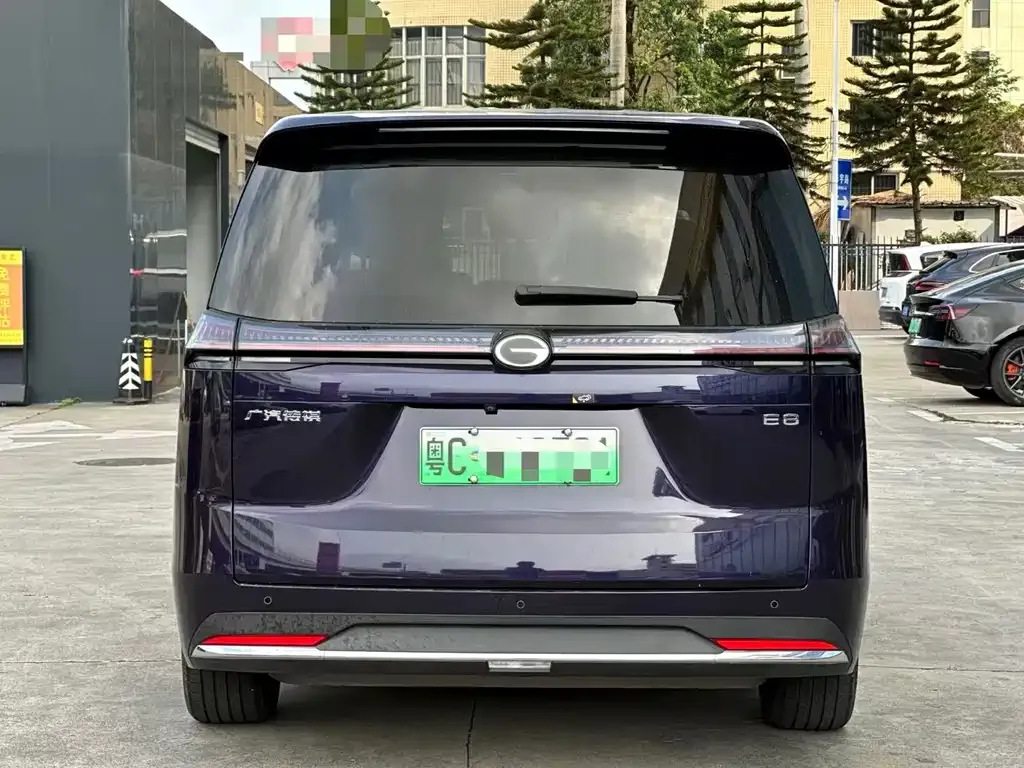 GAC Motor E8 Hybrid — фото 4