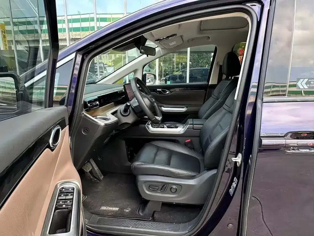 GAC Motor E8 Hybrid — фото 9