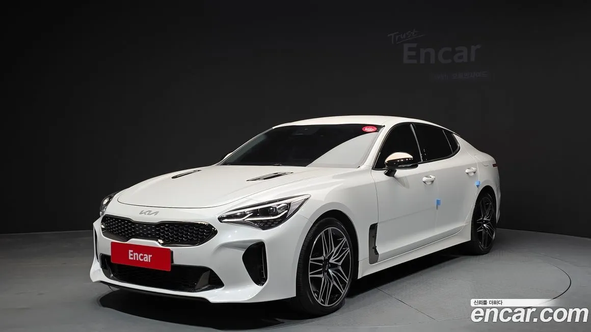 Kia Stinger — фото 1