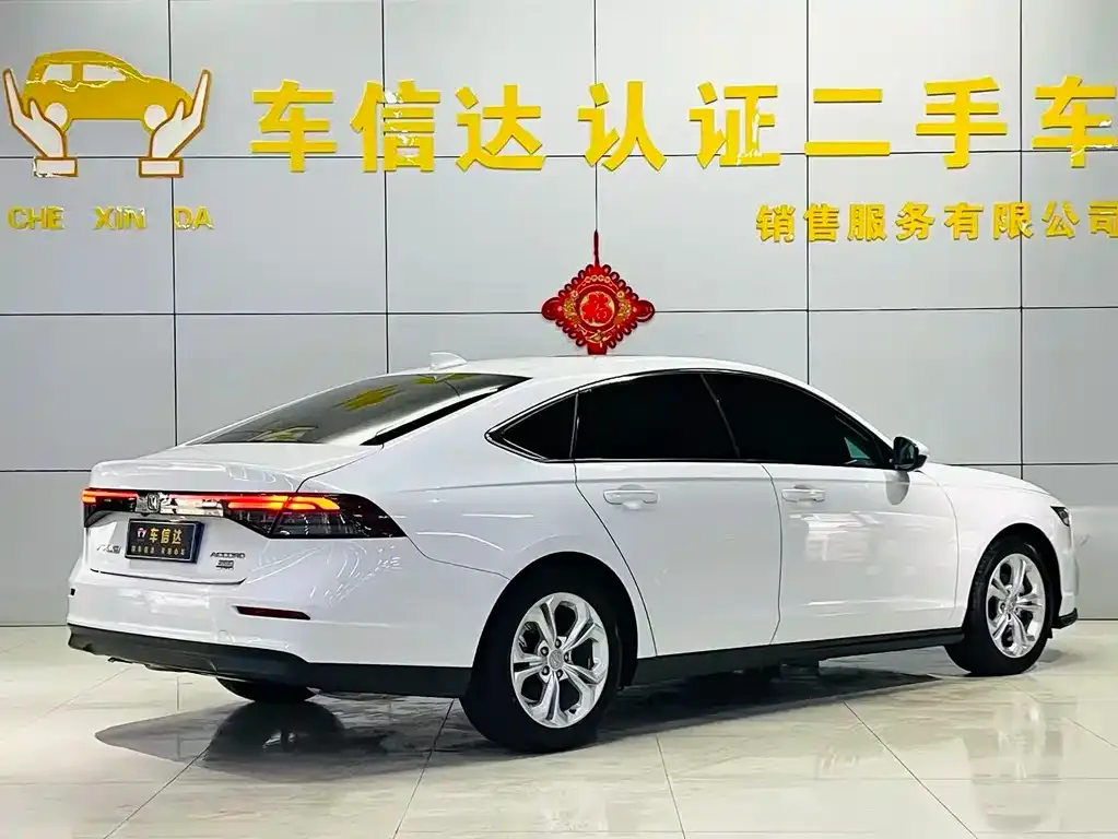 Honda Accord — фото 7
