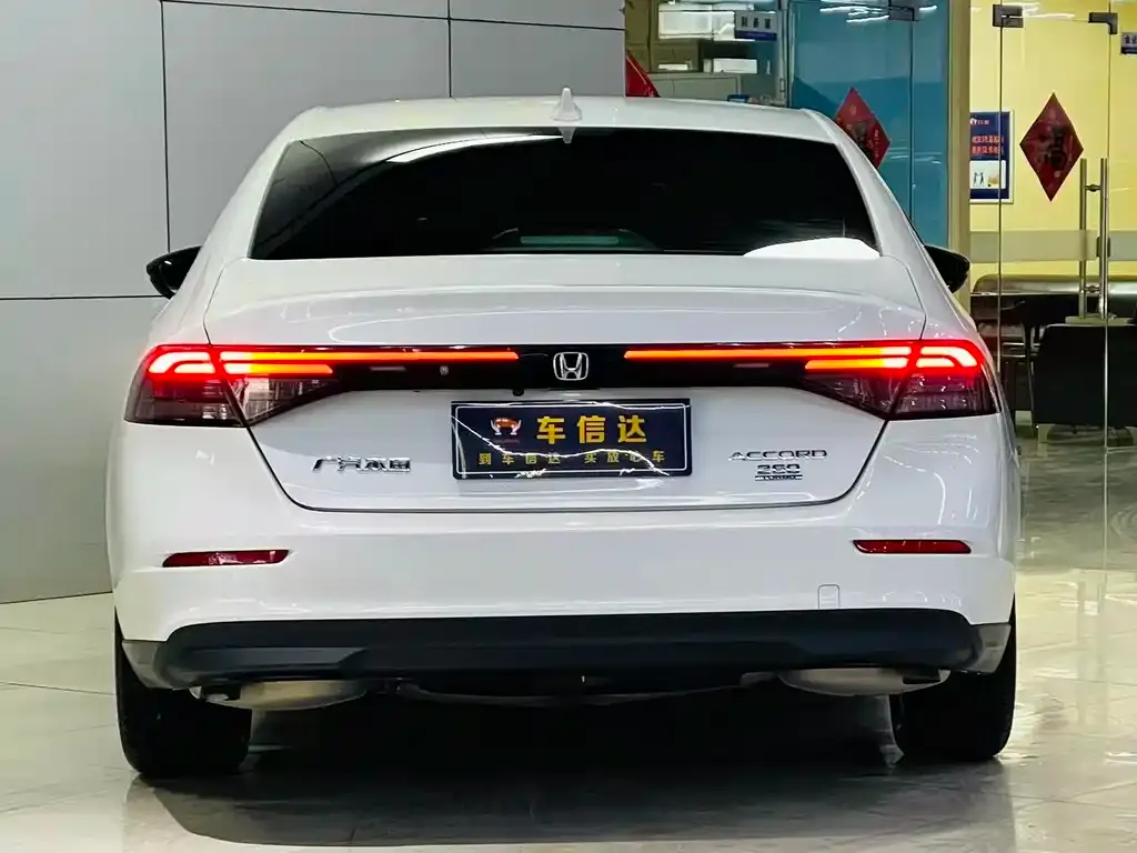 Honda Accord — фото 6