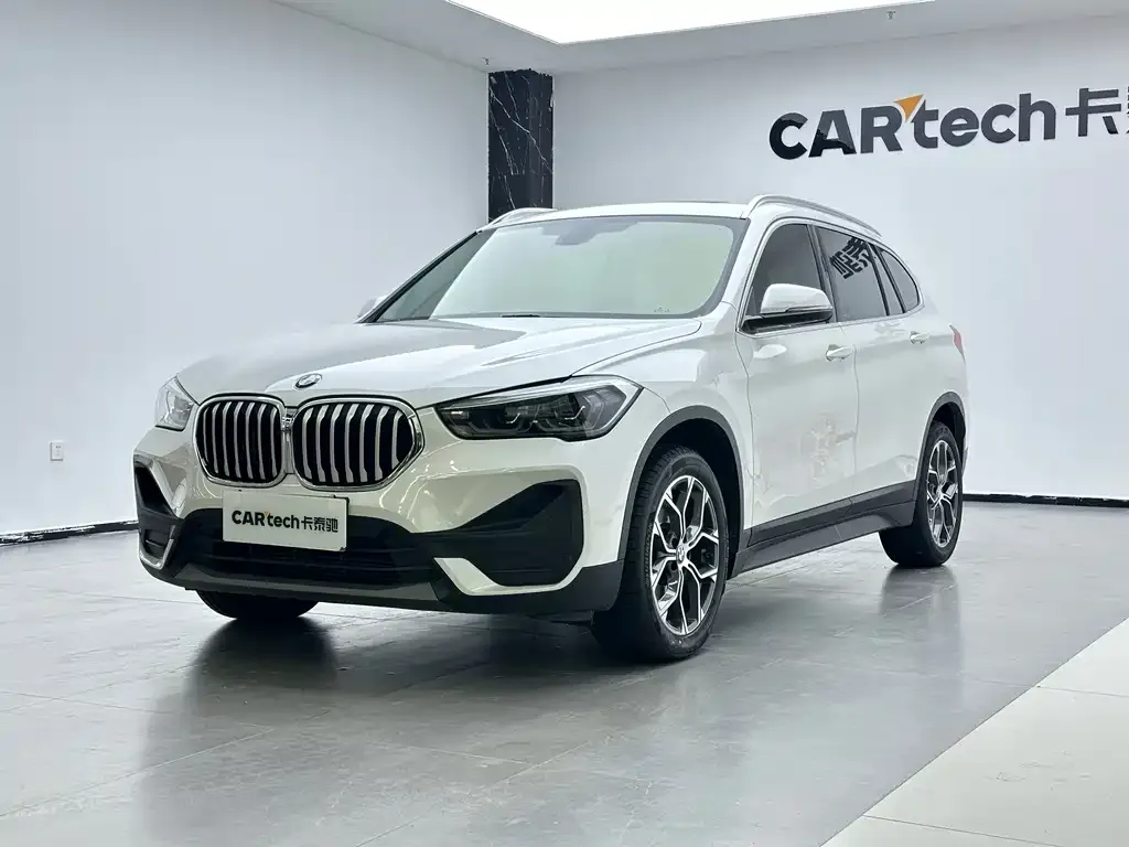 BMW X1 — фото 1