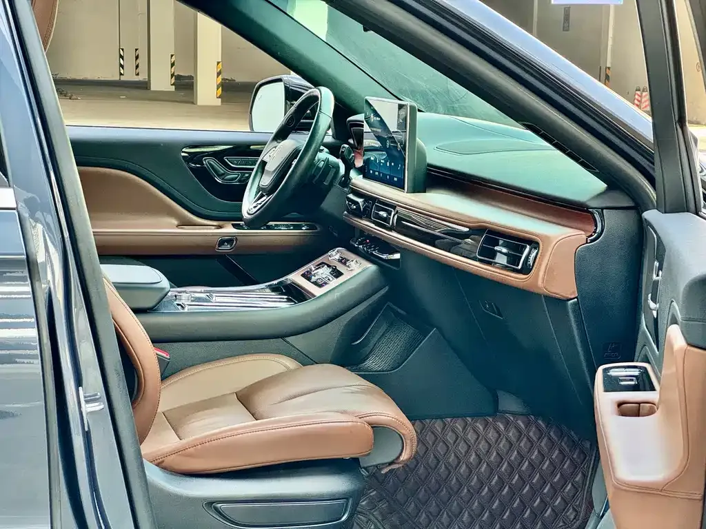 Lincoln Aviator — фото 5