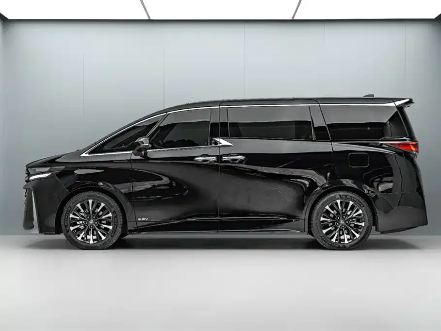 Toyota Vellfire — фото 2