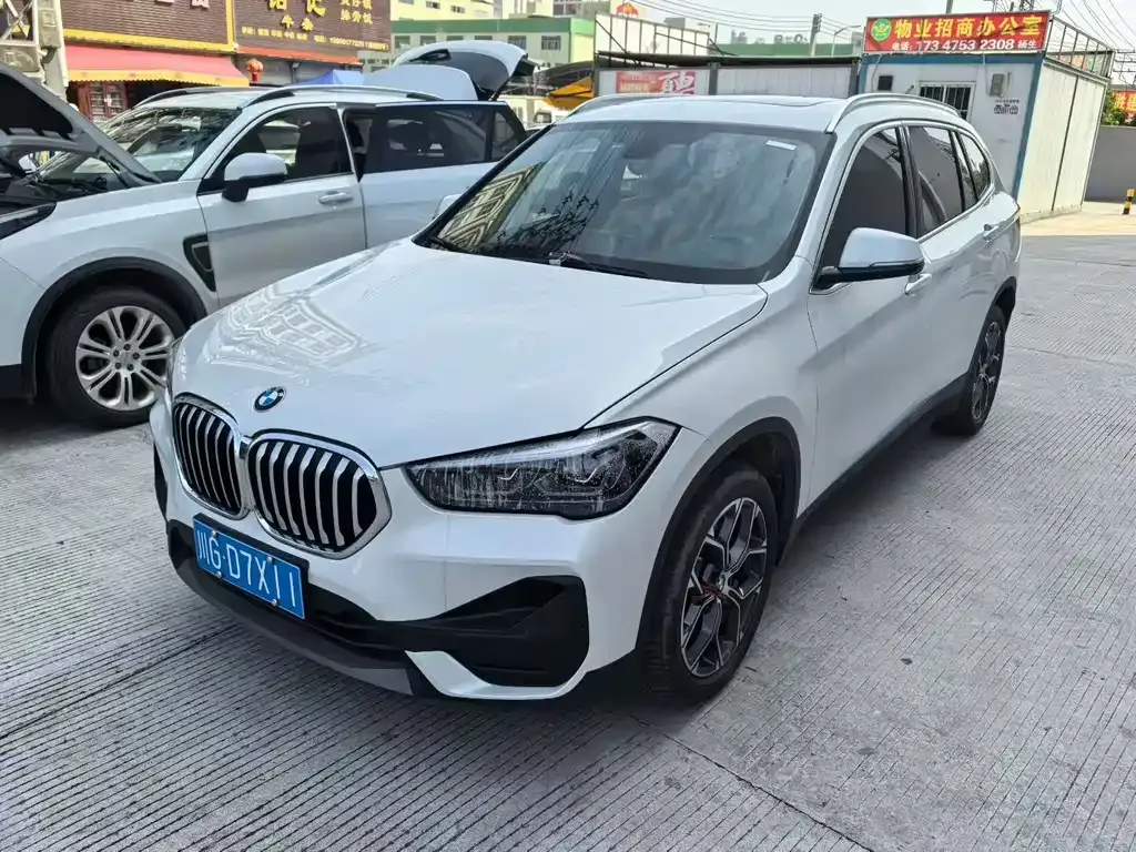 BMW X1 — фото 1
