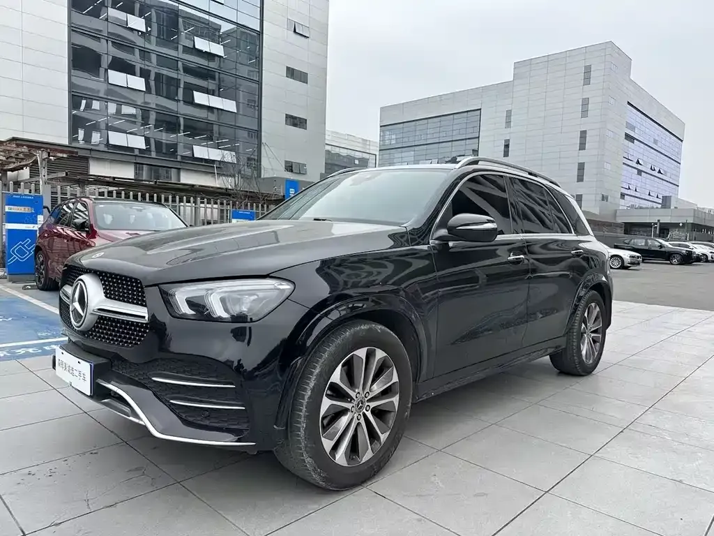 Mercedes-Benz GLE — фото 1