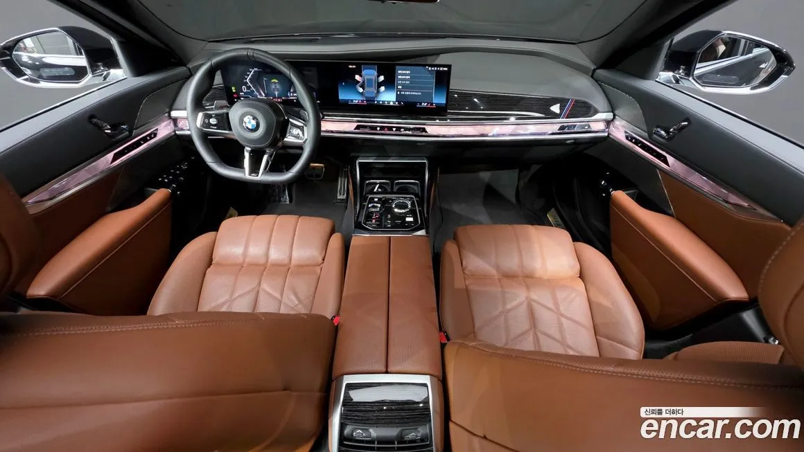 BMW 7-Series — фото 10
