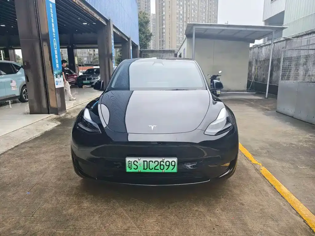 Tesla Model Y — фото 3