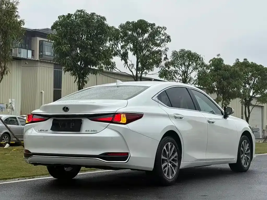 Lexus ES — фото 2