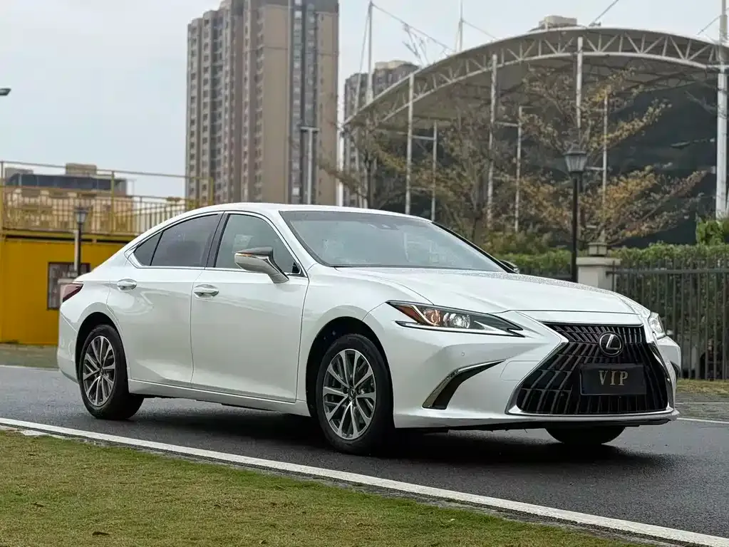 Lexus ES — фото 7