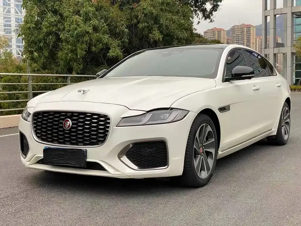 Jaguar XFL — фото 1