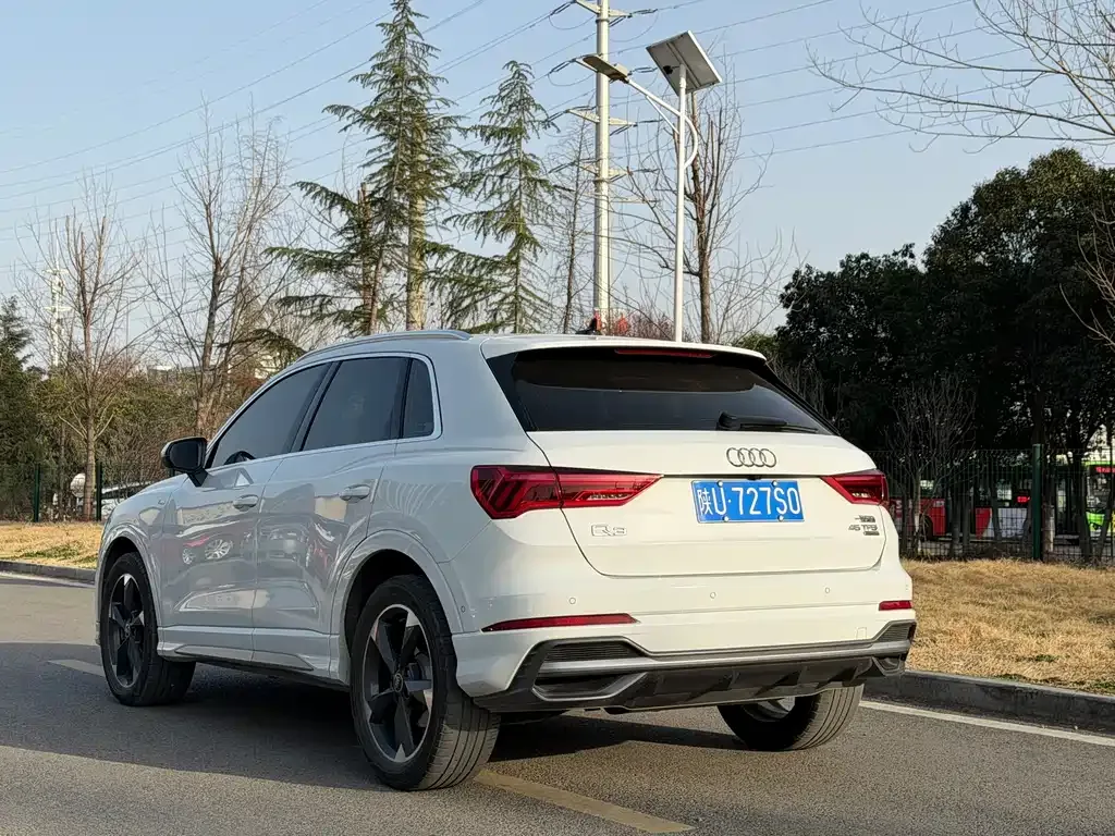 Audi Q3 — фото 10