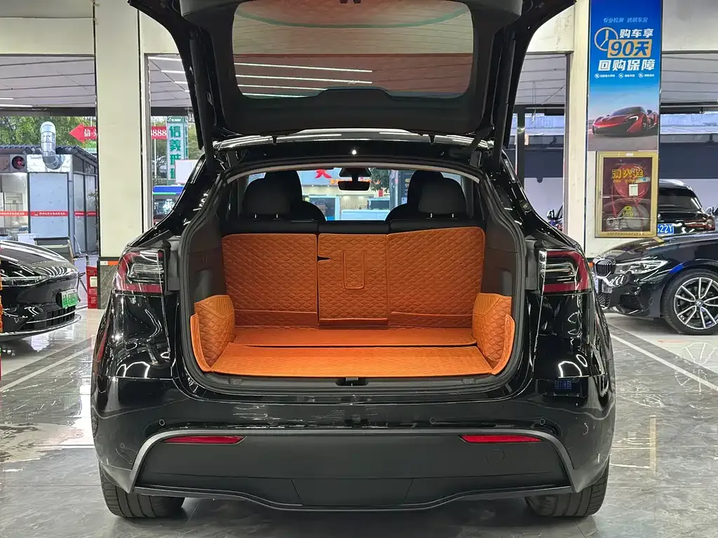 Tesla Model Y — фото 6