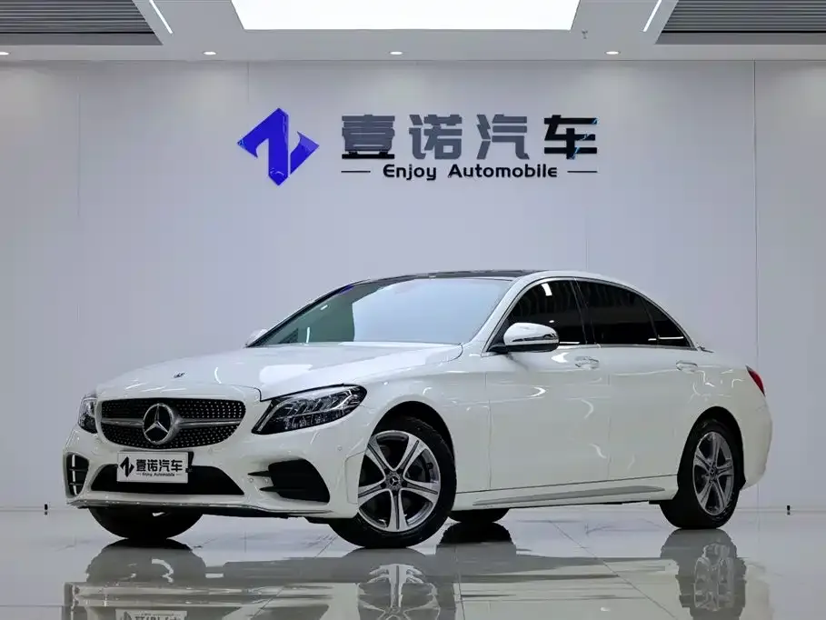 Mercedes-Benz C-Class — фото 1
