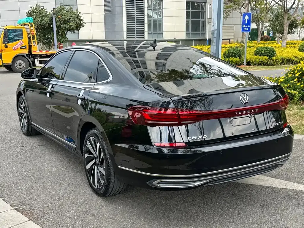 Volkswagen Passat — фото 6