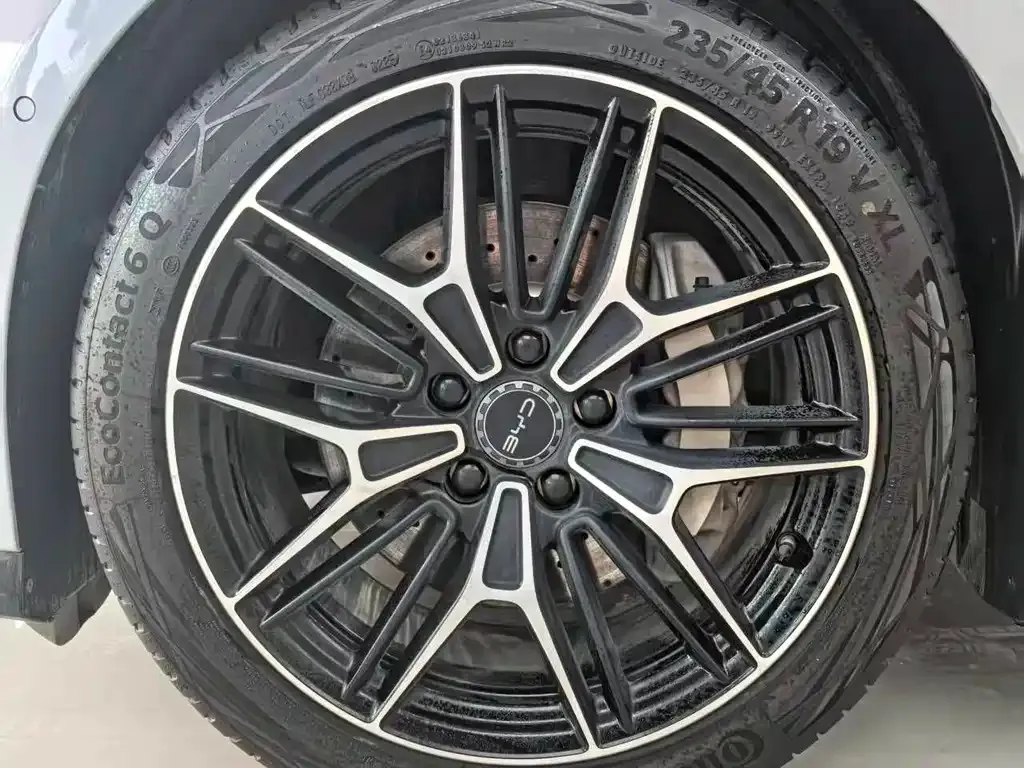 BYD Seal — фото 10