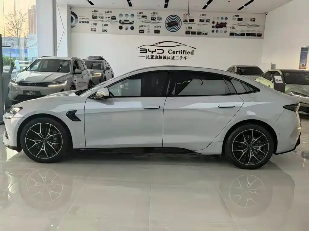 BYD Seal — фото 6