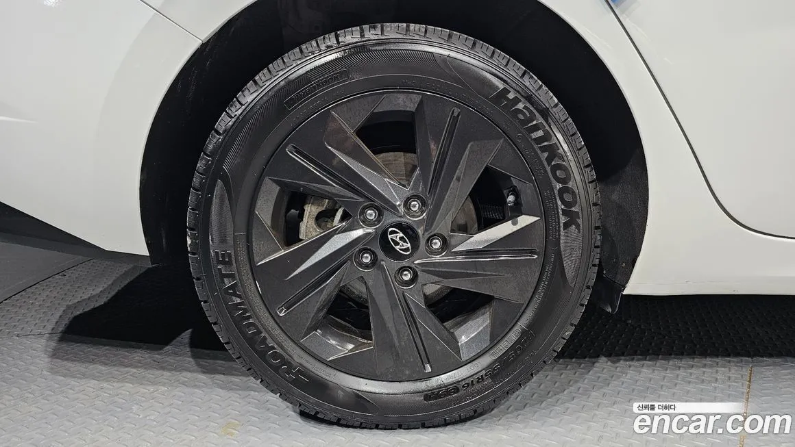 Hyundai AVANTE — фото 4