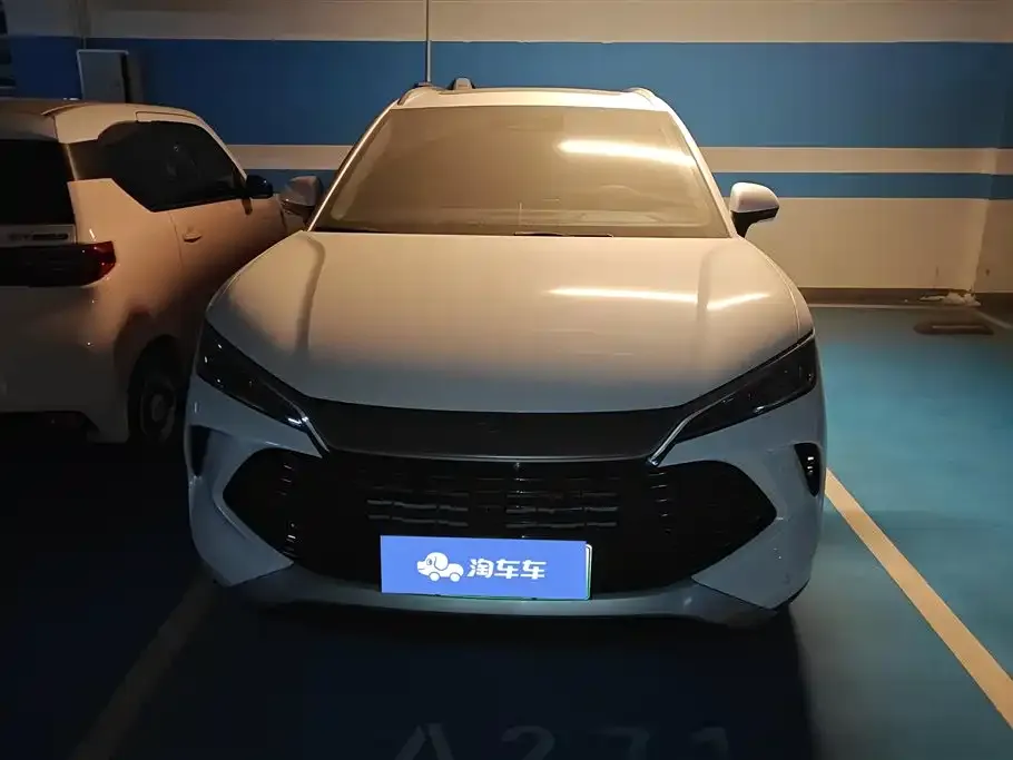 BYD L DM-i — фото 9