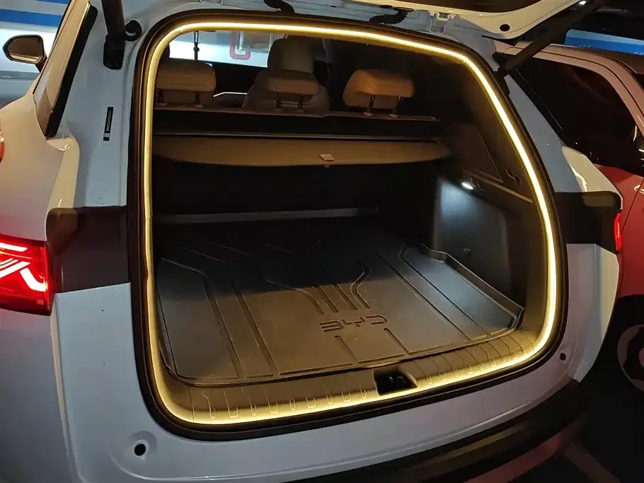 BYD L DM-i — фото 10