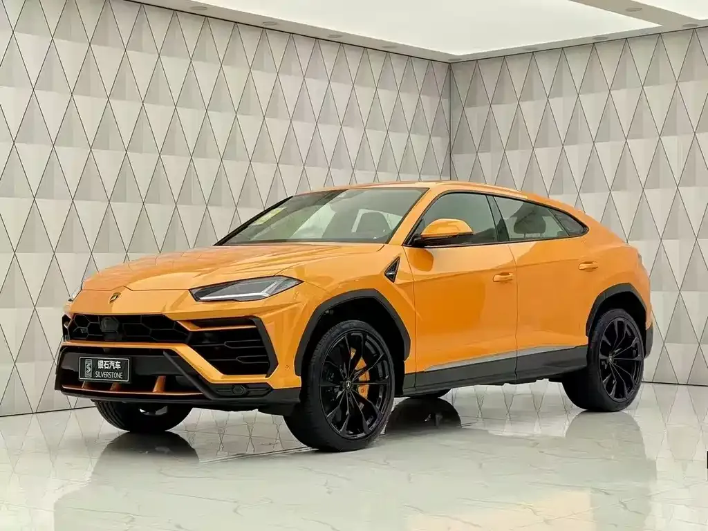 Lamborghini Urus — фото 1