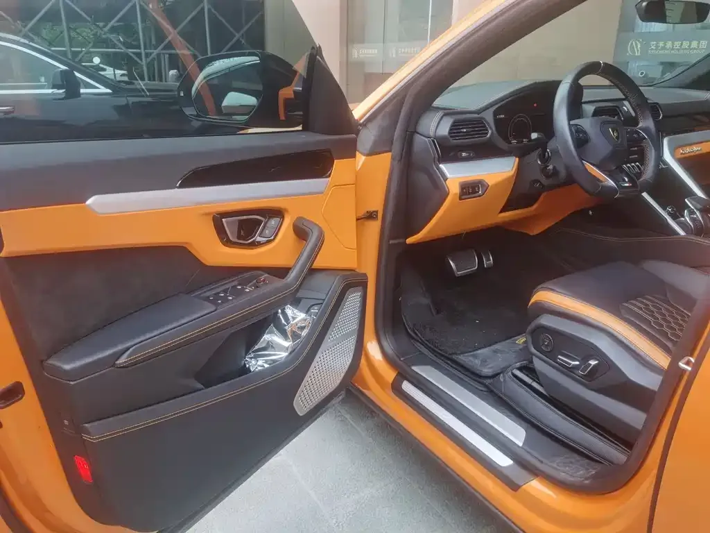 Lamborghini Urus — фото 10