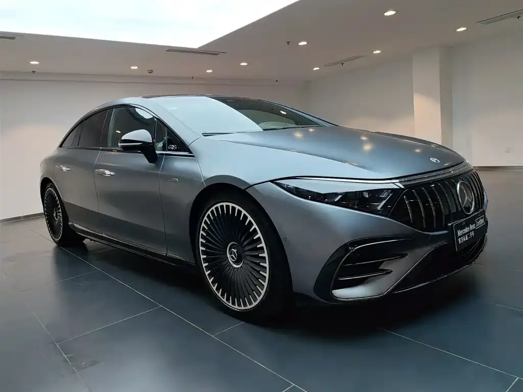 Mercedes-Benz EQS AMG — фото 9