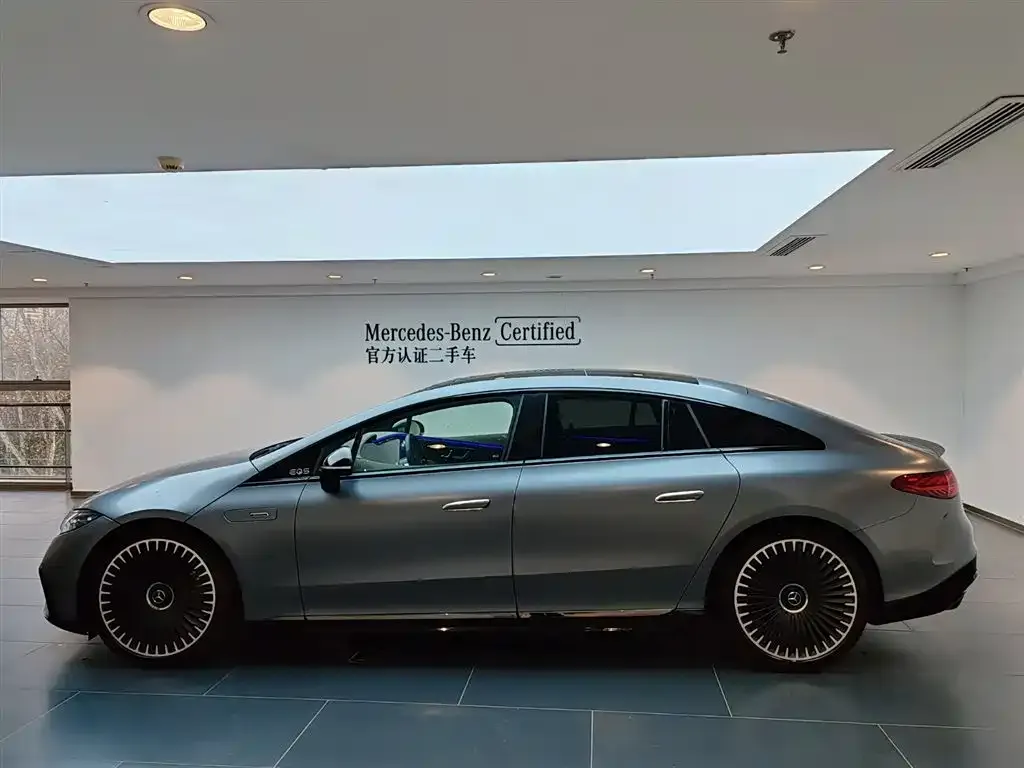 Mercedes-Benz EQS AMG — фото 7