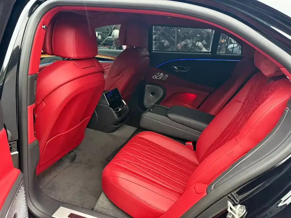 Bentley Flying Spur — фото 6