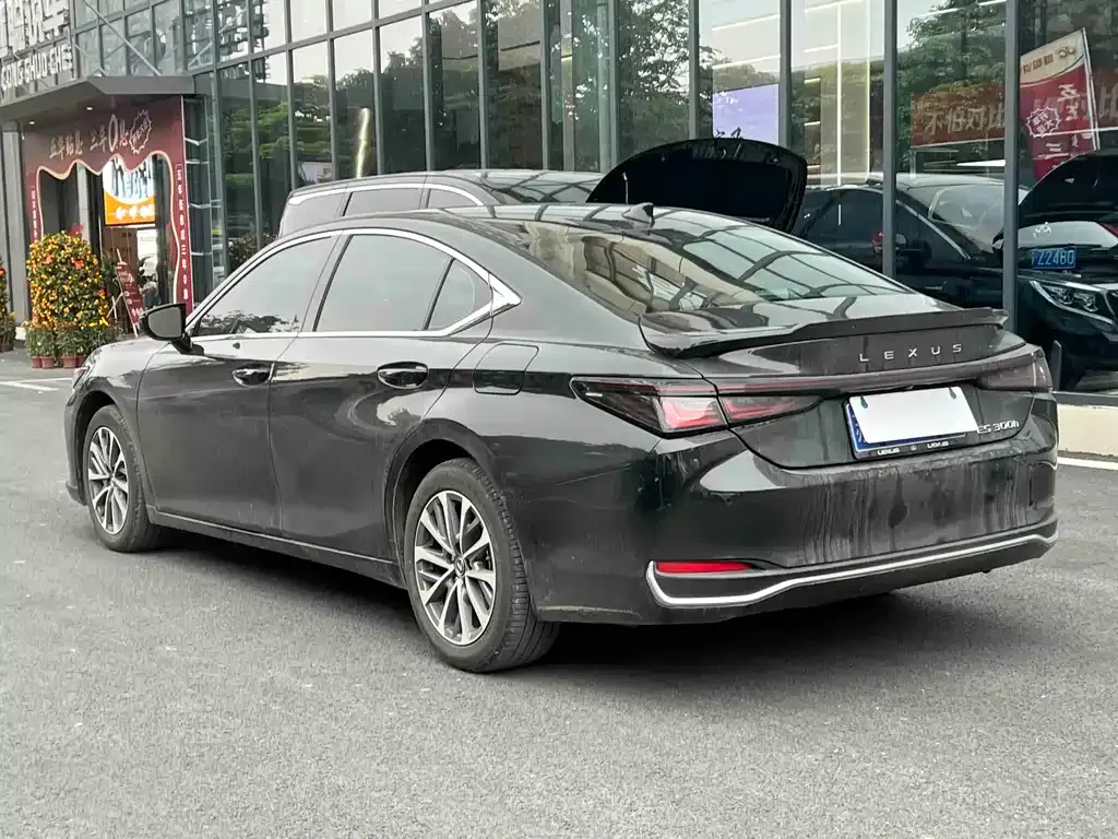 Lexus ES — фото 9