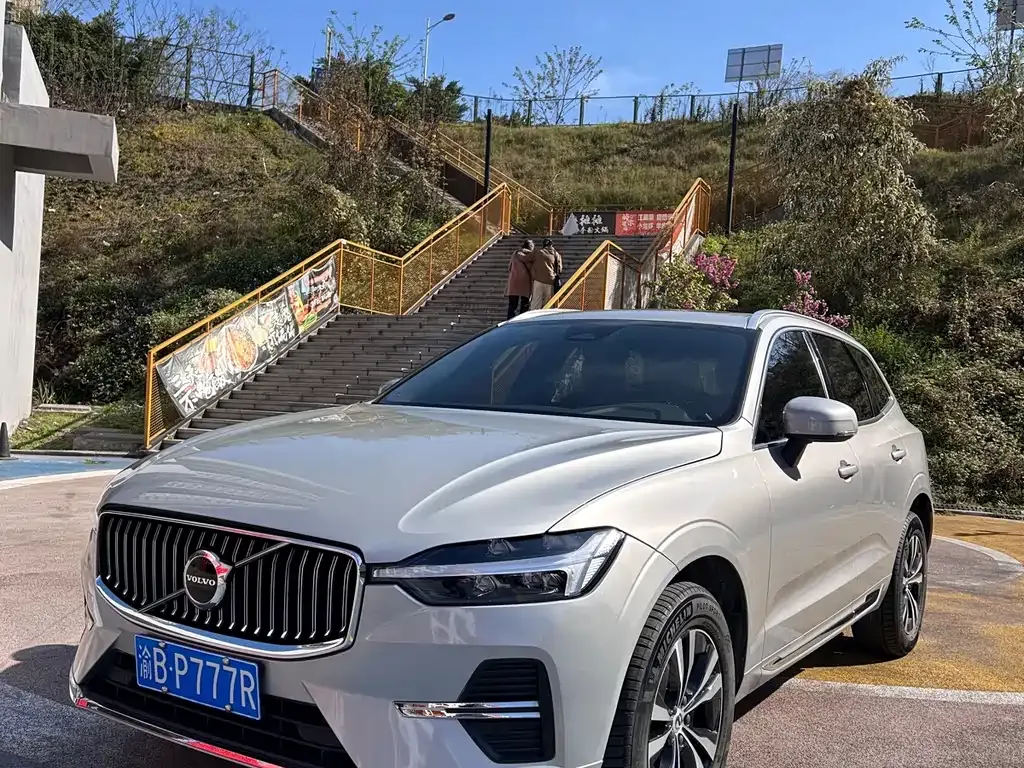 Volvo XC60 — фото 10