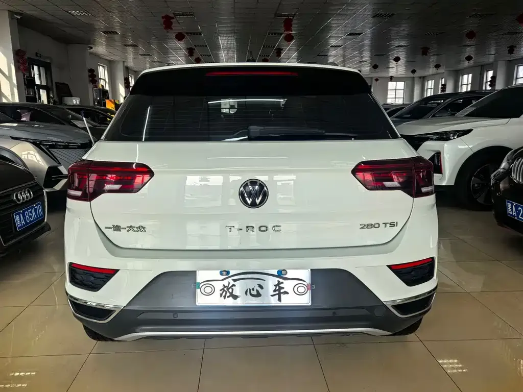 Volkswagen T-Roc — фото 7