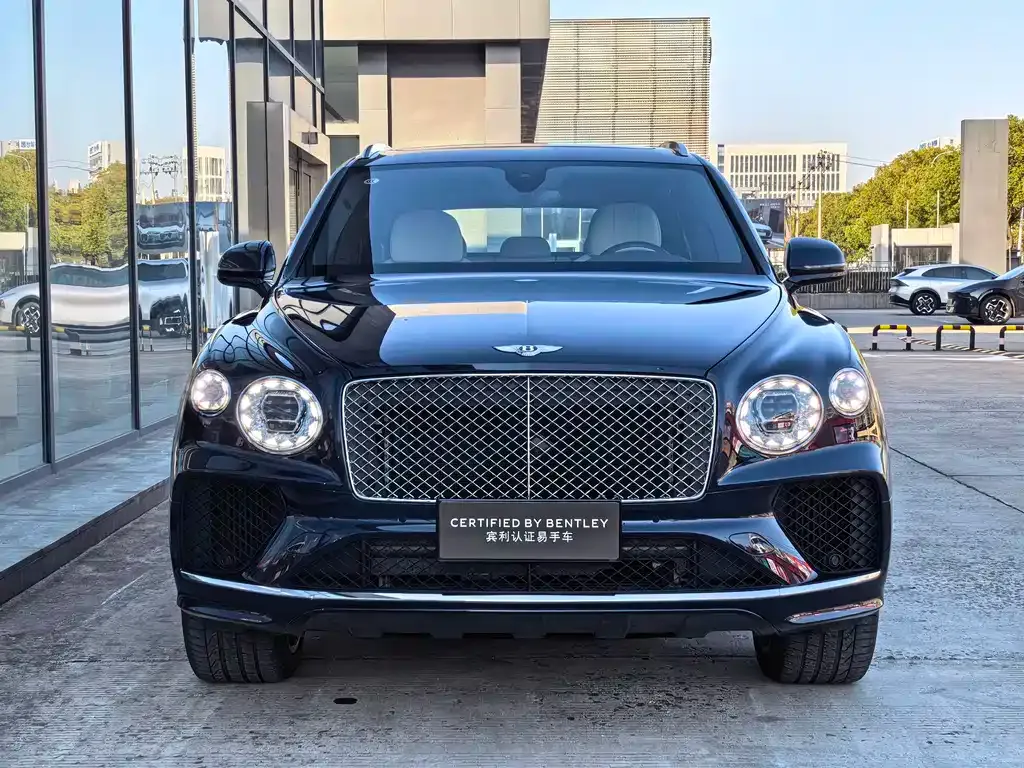 Bentley Bentayga — фото 10