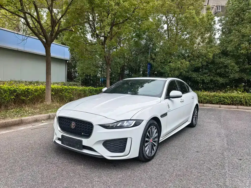 Jaguar XEL — фото 1