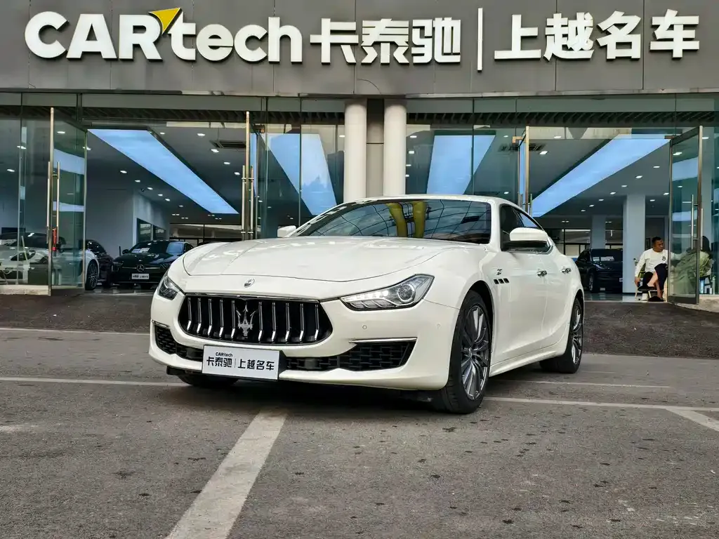 Maserati Ghibli — фото 1