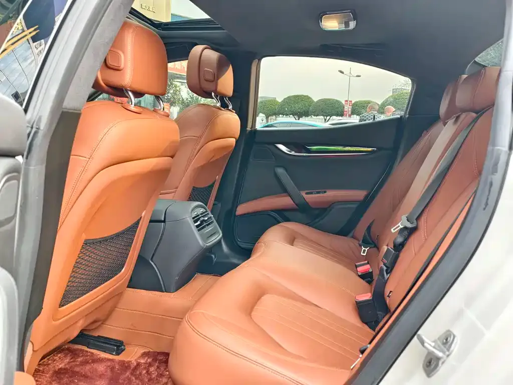 Maserati Ghibli — фото 9