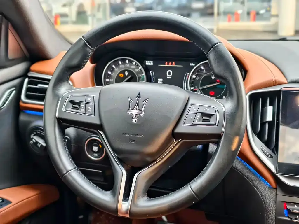 Maserati Ghibli — фото 10