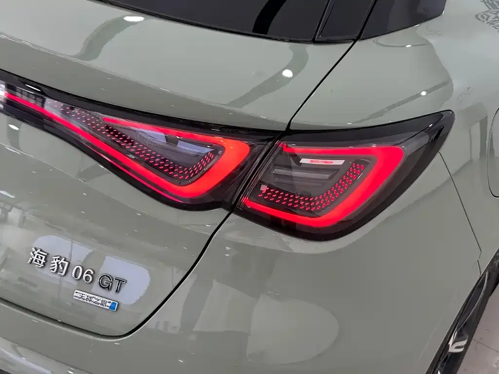 BYD Seal 06GT — фото 9