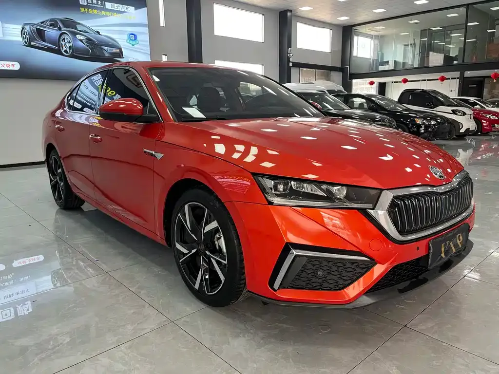 Skoda Octavia — фото 2