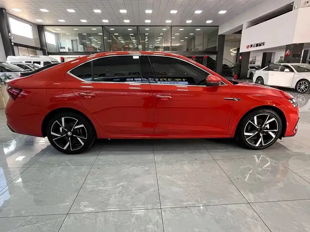 Skoda Octavia — фото 5