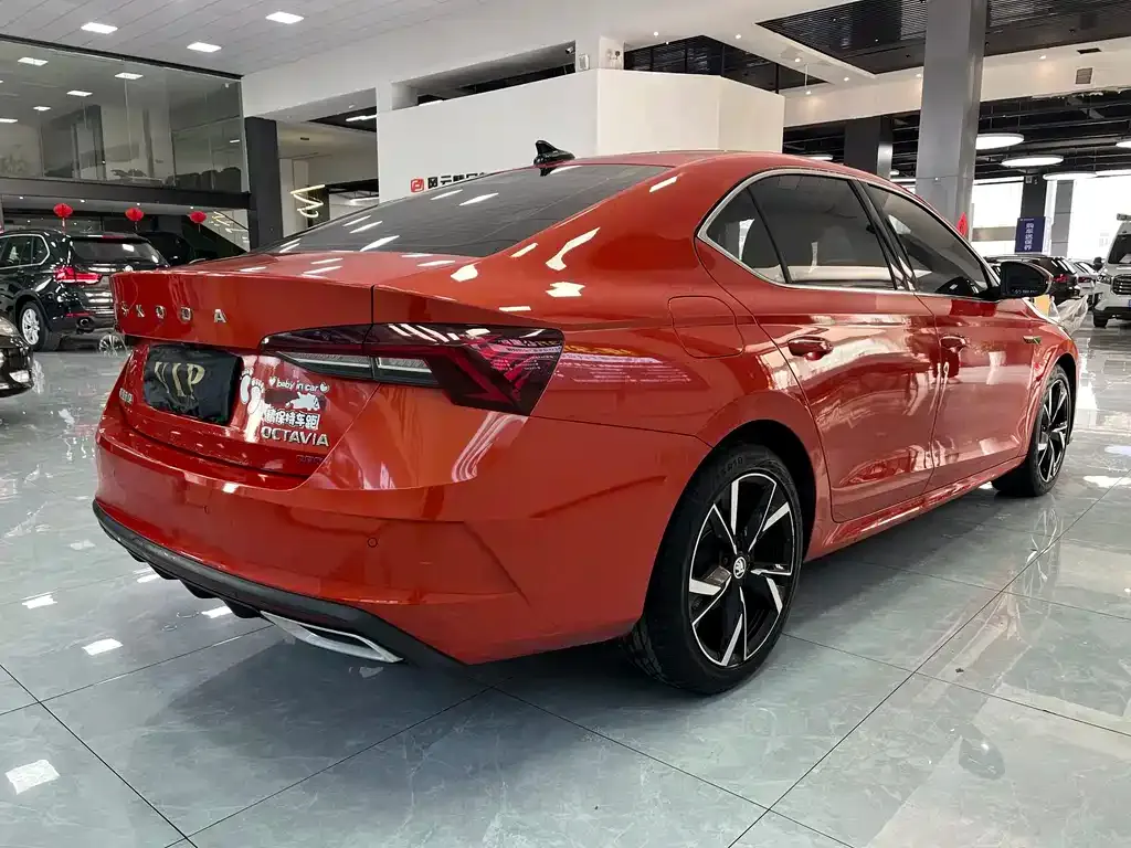 Skoda Octavia — фото 8