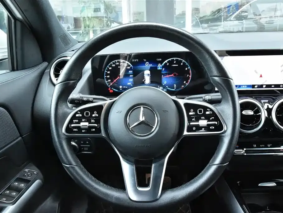 Mercedes-Benz GLA — фото 3