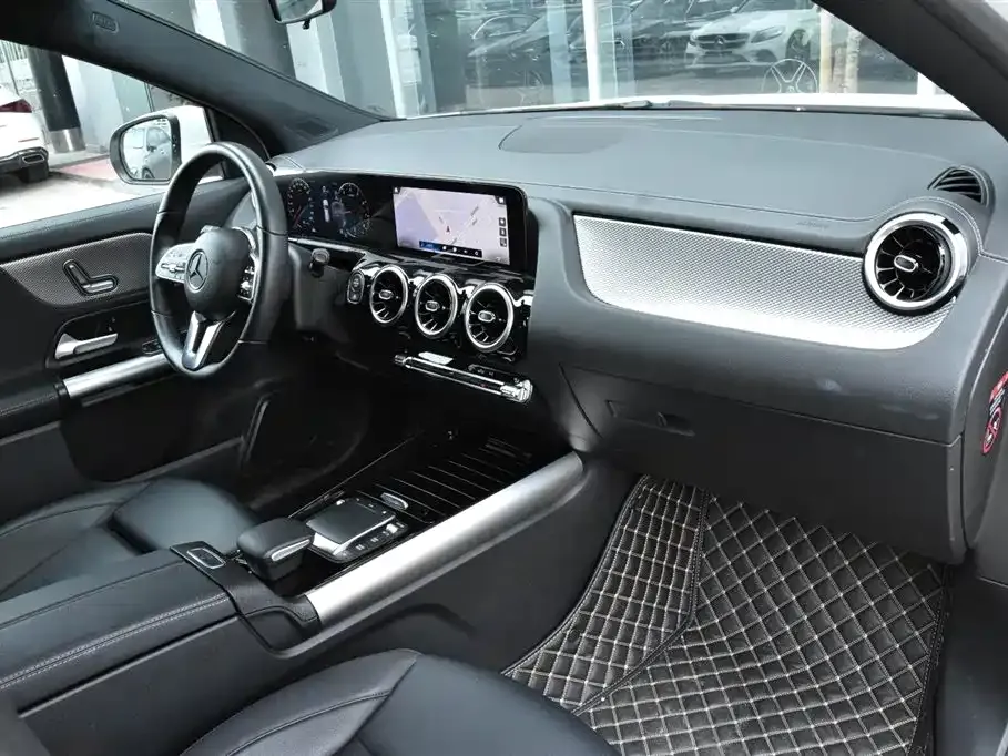 Mercedes-Benz GLA — фото 10