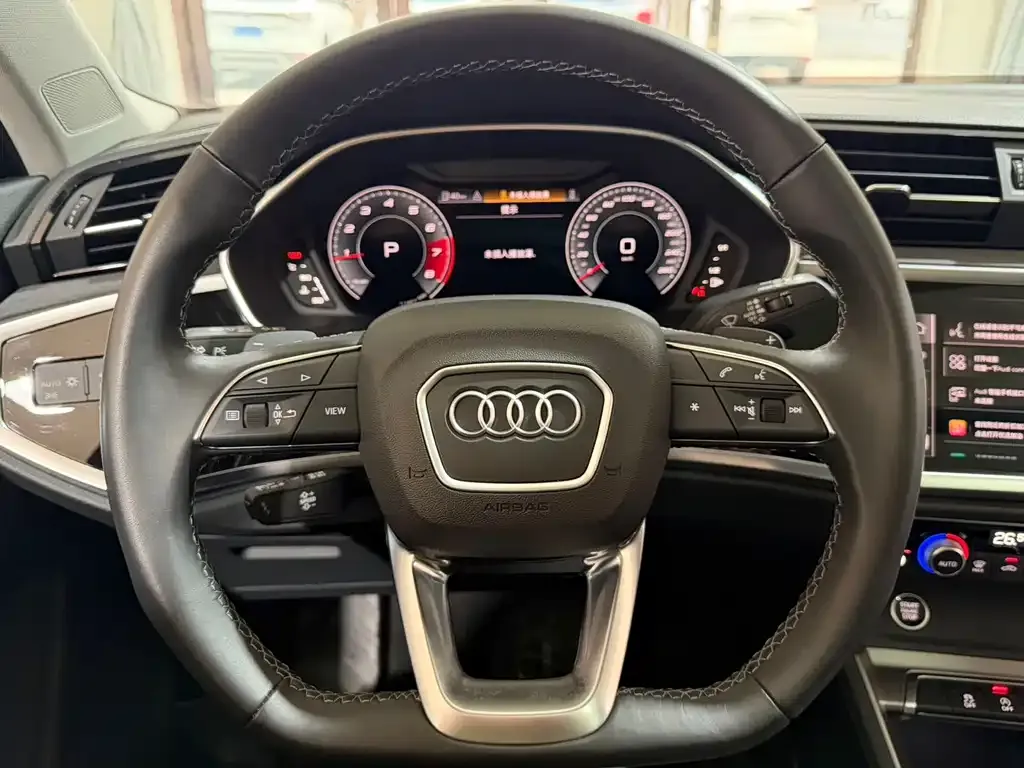 Audi Q3 — фото 4
