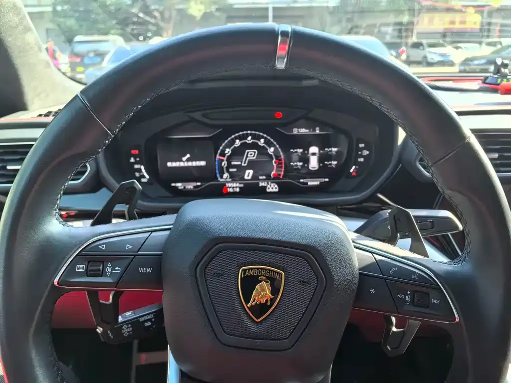 Lamborghini Urus — фото 3