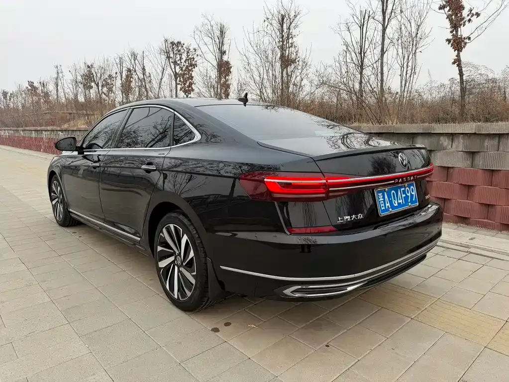 Volkswagen Passat — фото 8